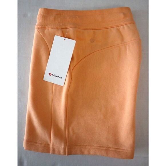 Lululemon Women's Sz 8 Peach Bellini Scuba High-Rise 5" Shorts - Picture 8 of 9